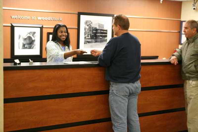 Hampton Inn Atlanta-Woodstock Interior photo